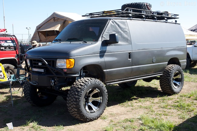 custom off road vans 